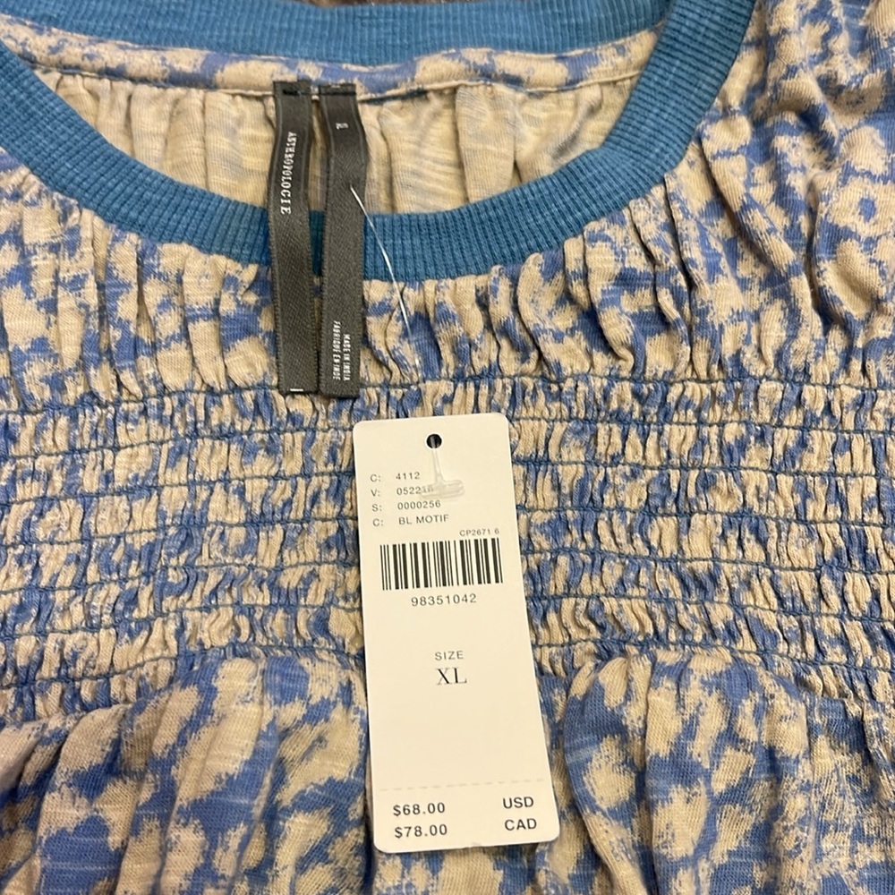 NWT Anthropologie Gray and White Smocked Yoke Cap Sleeve Blouse - Picture 5 of 6
